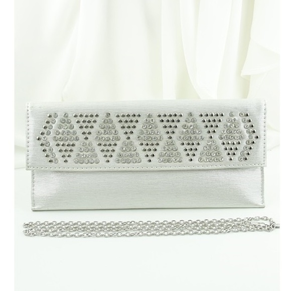 NWOT Silver Studded Diamond Rhinestone Evening Clutch With Shoulder Chain - Picture 1 of 2